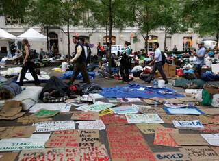 Em Nova Iorque, manifestantes acampam no distrito de Wall Street, centro mais famoso do mercado financeiro. (Foto: The Atlantic)