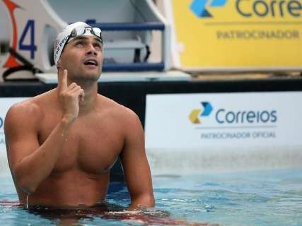 Nadador Leonardo de Deus faz palestra e participa de torneio em Campo Grande