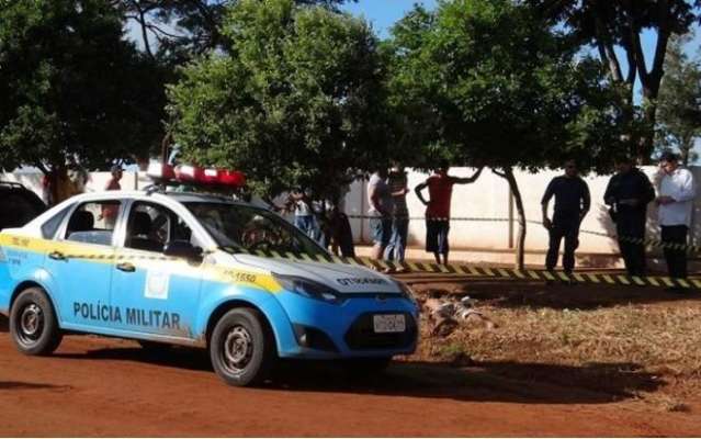 Rapaz de 17 anos &eacute; morto espancado e jogado em frente de cemit&eacute;rio