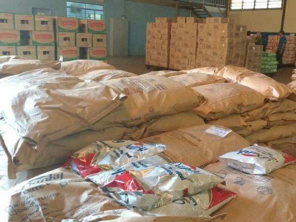 Rede de ensino distribui 115 toneladas de merenda para 117 mil alunos