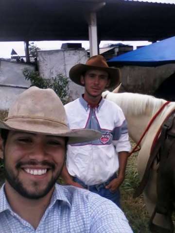Morto em capotagem na 080, m&eacute;dico n&atilde;o bebia e era atuante em igreja