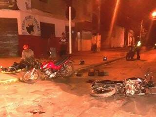 Jovem de 24 anos morre depois de motos baterem em cruzamento Jovem de 24 anos morre depois de motos baterem em cruzamento