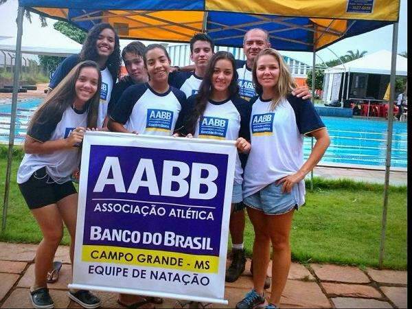Competindo desde os 9 anos, Gabriela coleciona 170 medalhas e recordes