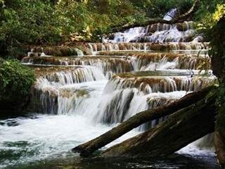 Cachoeira na área de conservação ambiental (Foto: Nathaly Feitosa/MPF)
