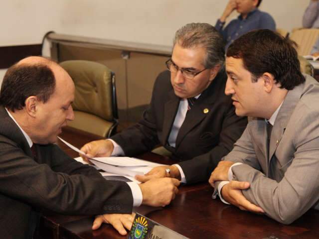  Assembleia segue Andr&eacute; e veta proibi&ccedil;&atilde;o a sacolas pl&aacute;sticas