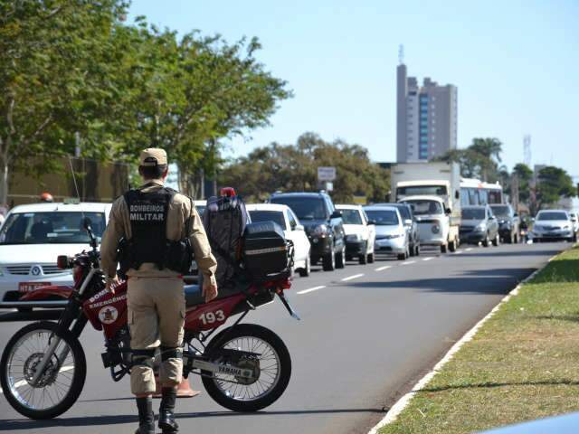  Acidente provoca lentid&atilde;o no tr&aacute;fego na avenida Afonso Pena