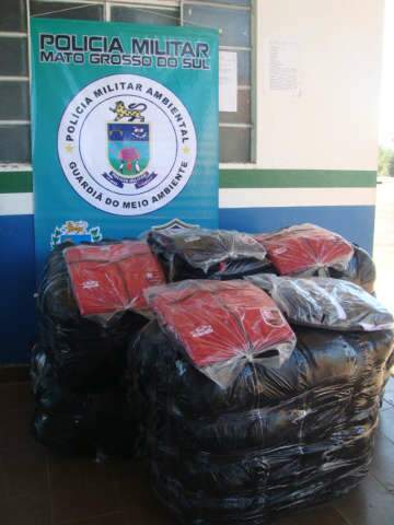 PMA apreende 180 kg de roupas; &eacute; a 3&ordf; apreens&atilde;o do dia