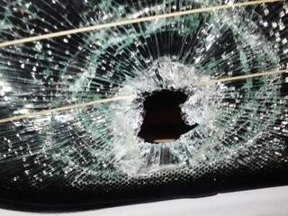 Adolescente de 17 anos &eacute; baleado na cabe&ccedil;a em tentativa de assalto