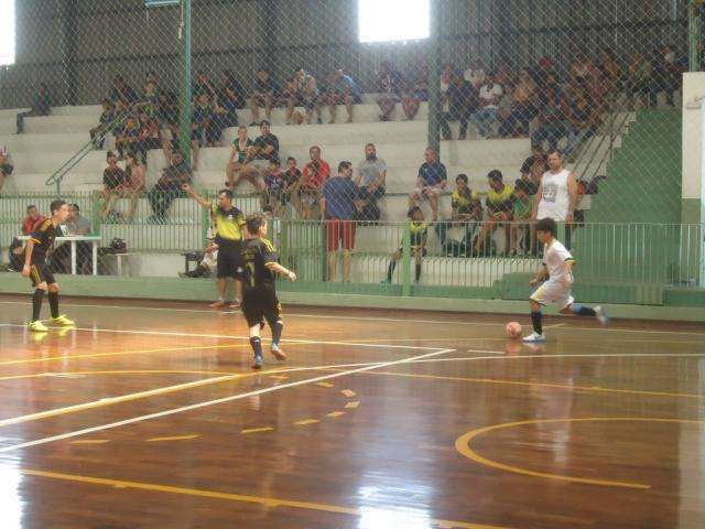 Rodada da Copa Pelezinho de futsal tem 6 partidas neste s&aacute;bado