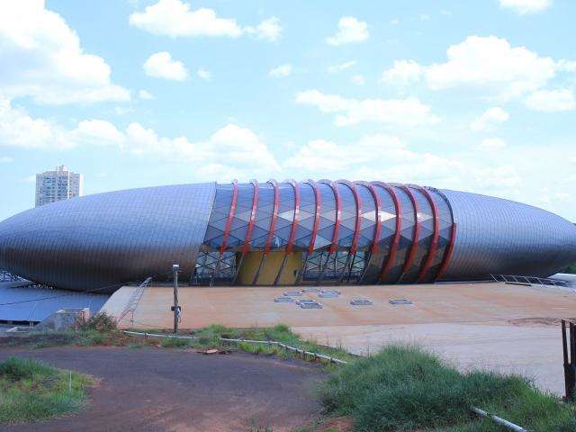 Justi&ccedil;a e falta de recursos mant&ecirc;m obra do Aqu&aacute;rio parada, diz secret&aacute;rio