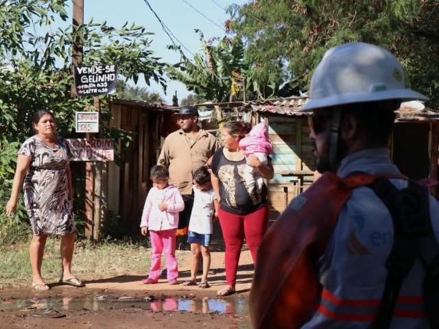 Deficit habitacional &eacute; problema &ldquo;sem fim&rdquo; e &ldquo;d&oacute;i o cora&ccedil;&atilde;o&rdquo;, diz Marquinhos