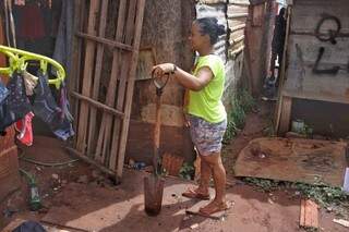 Moradores alegam que cada chuva é um sofrimento no Bom Retiro (Foto: Paulo Francis)