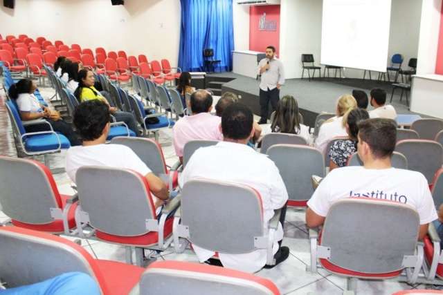 Parceria prepara pessoas com defici&ecirc;ncia intelectual para o mercado de trabalho 