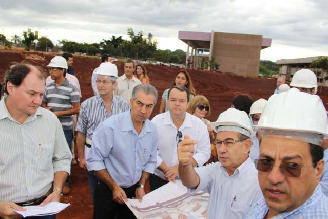 Reinaldo promete entregar campus da Uems no prazo estabelecido