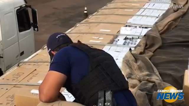 Pol&iacute;cia apreende 120 mil pacotes de cigarros avaliados em R$ 6 milh&otilde;es