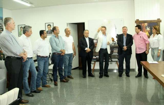 Prefeito sanciona lei que doa terreno em &aacute;rea nobre para igreja e sindicato