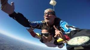 Para os apaixonados por aventura, op&ccedil;&atilde;o para o feriado &eacute; saltar de paraquedas