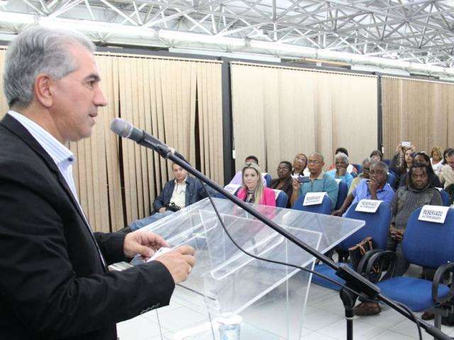 Governador assina projeto que amplia vagas para negros em concursos em MS