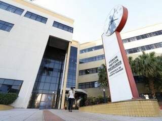Ex-médico que teve registro cassado é multado e terá de devolver salários Ex-médico que teve registro cassado é multado e terá de devolver salários