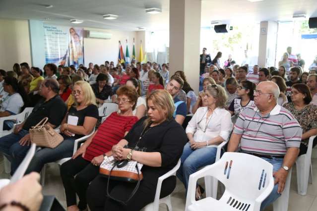 Em celebra&ccedil;&atilde;o de Sexta-Feira Santa, Dom Dimas pede paz ao falar de Jesus