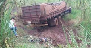 Idoso perde controle de caminh&atilde;o, salta do ve&iacute;culo e morre atropelado