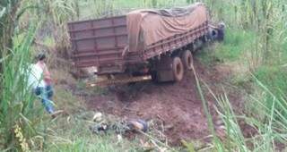 Idoso saltou do veículo quando ele ainda estava em movimento (Foto: Aral Moreira News)