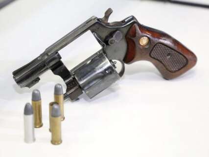 Rapaz ferido pelo pai foi condenado por tentar matar policial h&aacute; 8 anos