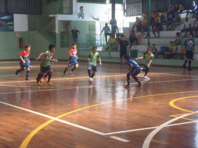 Copa Pelezinho de futsal tem seis jogos neste s&aacute;bado 