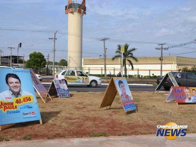 Deputados criticam a &quot;reforma&quot; que pro&iacute;be de cavalete a pintura de muro