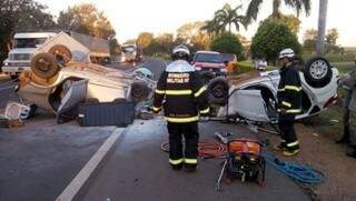 Veículos explodiram após colisão (Luiz Guido Jr.)