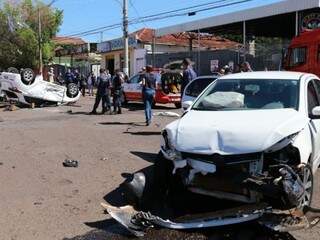 Acidente aconteceu no cruzamento da rua Joaquim Nabuco com rua Dom Aquino. (Foto: Marcos Ermínio)