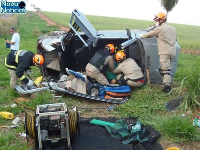 Casal de idosos sofre acidente no caminho para feira de artesanato 