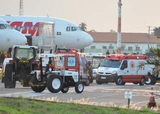 Apesar de confirmada a morte durante o voo, caso mobilizou bombeiros e Samu (Foto: Marcelo Calazans)