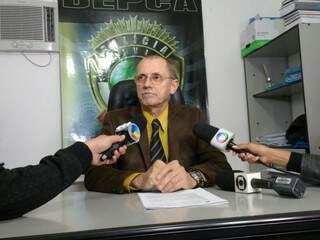O delegado Paulo Sérgio Lauretto durante entrevista sobre o caso do padrasto preso por estuprar enteada por cinco anos seguidos (Foto: Leandro Abreu)