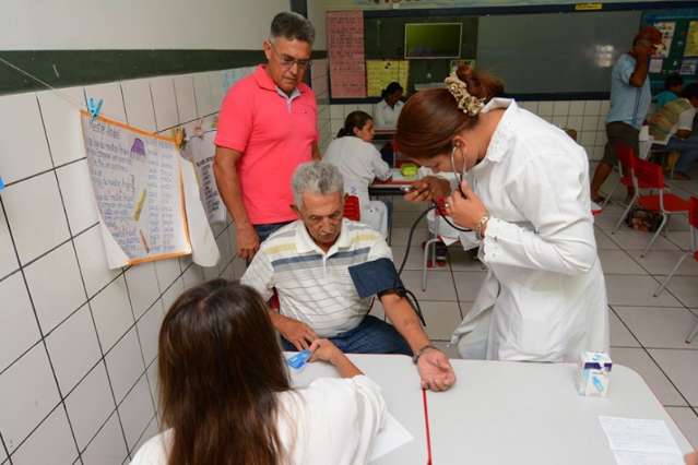 Para conter despesas, prefeitura reduz sal&aacute;rios de secret&aacute;rios em 10%