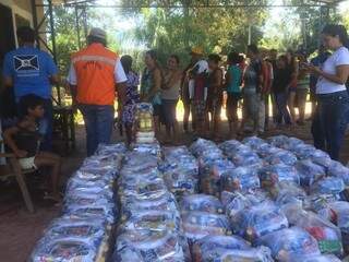 Donativos são distribuídos desde quarta-feira (21) às famílias em Aquidauana. (Foto: Divulgação/Prefeitura de Aquidauana)