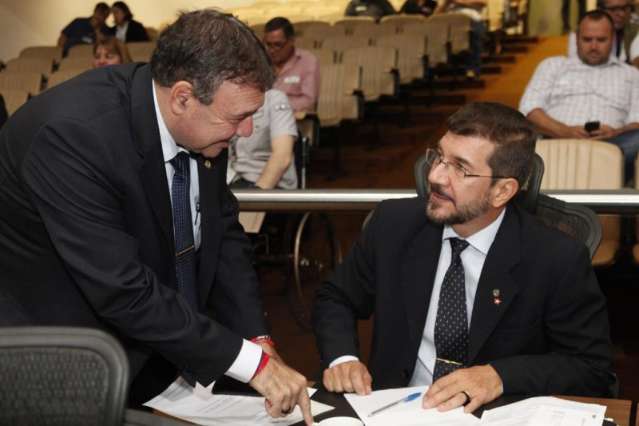 Deputados querem discutir a exclus&atilde;o da literatura da grade curricular