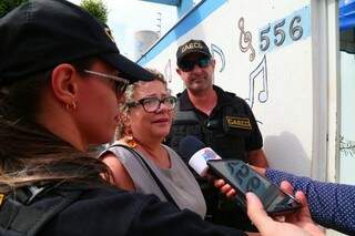 Maria Aparecida deixando a sede da Omep, na manhã de ontem; ela disse, na ocasião, que não sabia do que se tratava a operação (Foto: Marcos Ermínio)
