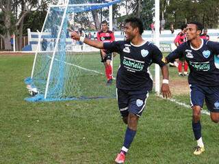Dioney comemora gol do Ivinhema durante finais do Estadual de 2009 - Arquivo