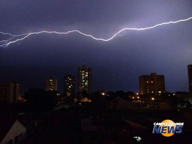 Mato Grosso do Sul recebeu 400 mil raios em tr&ecirc;s meses, informa Inpe