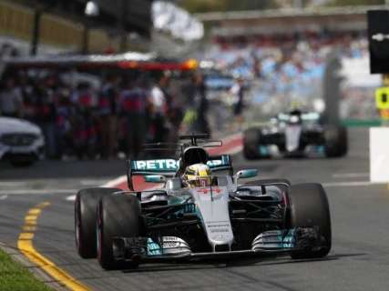 Hamilton fica com a primeira pole da temporada 2017 da Fórmula 1