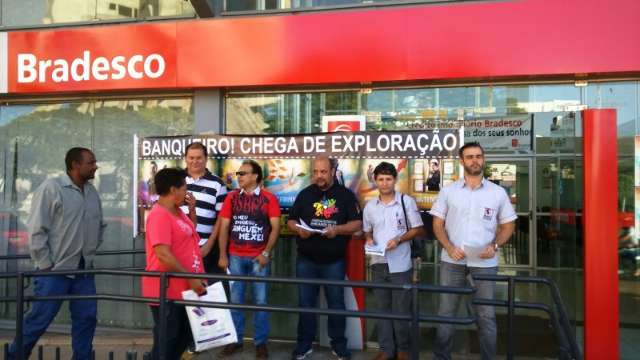 Banc&aacute;rios lan&ccedil;am campanha salarial e retardam abertura de tr&ecirc;s ag&ecirc;ncias