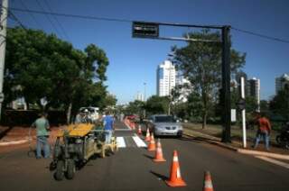Semáforo foi instalado em cruzamento com a rua Cacildo Arantes. (Foto: Denilson Secreta)