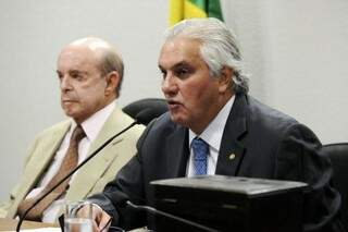Senador petista Delcídio do Amaral deixa o cargo de presidente da CAE (Foto: Divulgação)