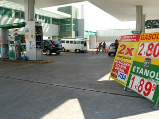 Em postos de Campo Grande, o preço do etanol baixou até trinta centavos. (Foto: Mariana Lopes)