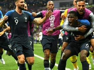 Jogadores franceses celebram gol de Pogba na final da Copa do Mundo (Foto: Fifa/Divulgação)