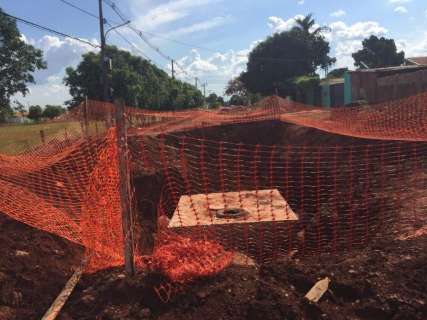 Obras de asfaltamento no Santa Luzia são paralisadas e moradores temem abandono