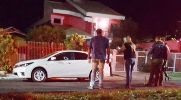 Mulher &eacute; executada a tiros de pistola por dupla em motocicleta 