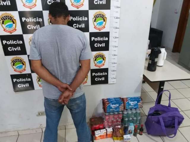 Do shampoo ao leite, suspeito &eacute; preso ap&oacute;s furtar dispensa de restaurante 