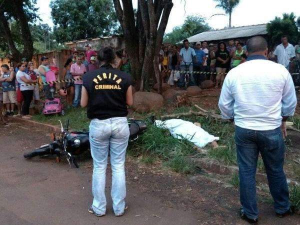 Ladr&atilde;o &eacute; morto com tiro nas costas ap&oacute;s assalto em conveni&ecirc;ncia